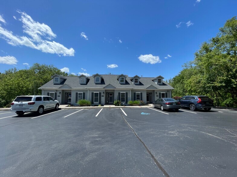 1215 Corporate Cir, Roanoke, VA for sale - Building Photo - Image 1 of 1