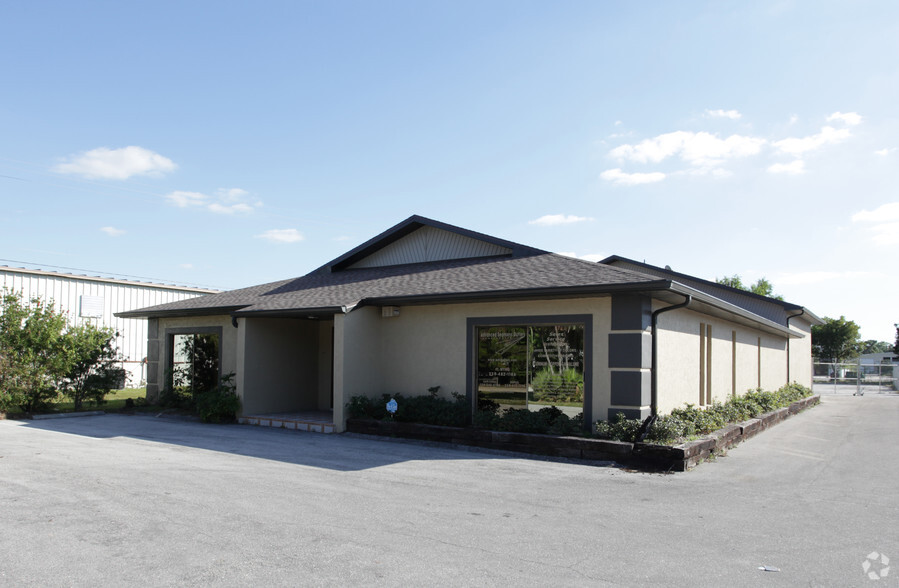 2151 Andrea Ln, Fort Myers, FL for sale - Building Photo - Image 1 of 8