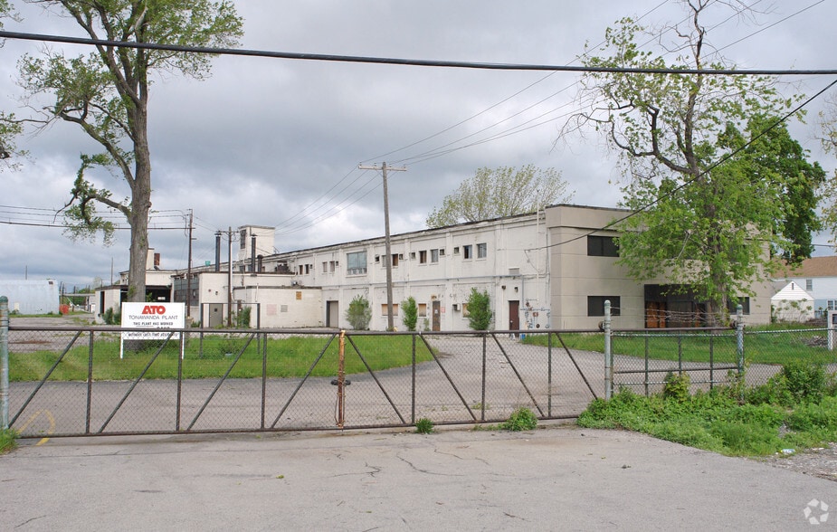 1740 Military Rd, Tonawanda, NY for sale - Primary Photo - Image 1 of 1