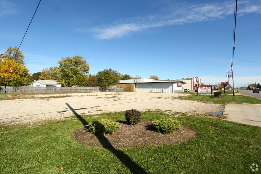 1101 E M 21, Owosso, MI for sale - Primary Photo - Image 1 of 1
