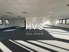 355 Rue Louis De Broglie, Aix-en-Provence for lease Interior Photo- Image 1 of 9
