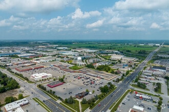 1111 Davis Dr, Newmarket, ON - Aerial map view