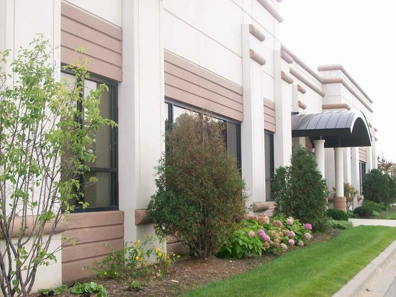 180 Harvester Dr, Burr Ridge, IL 60527