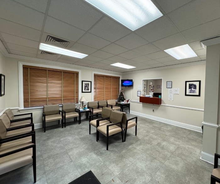 641 Saint Andrews Blvd, Charleston, SC for sale - Building Photo - Image 2 of 40