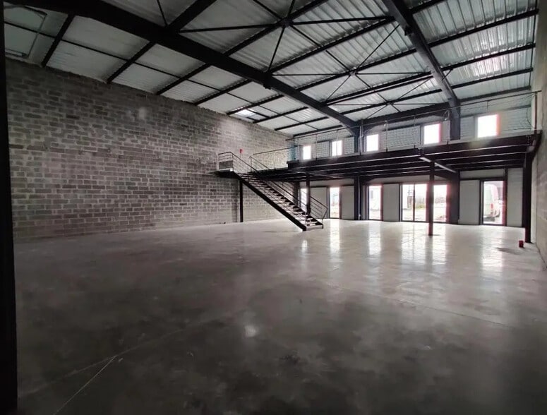 Flex in Ifs for sale - Building Photo - Image 2 of 5