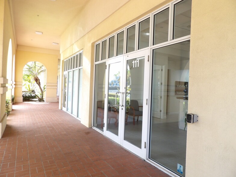 8409 N Military Trl, Palm Beach Gardens, FL for lease - Building Photo - Image 3 of 28
