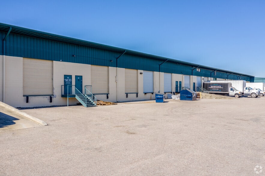 3601 Vineland Rd, Orlando, FL for lease - Building Photo - Image 3 of 11