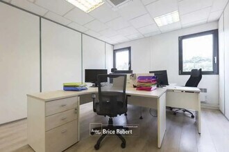 Office in Lyon for sale Interior Photo- Image 2 of 9