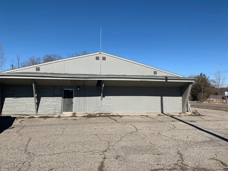 3525 Carpenter Rd, Flint, MI for sale - Building Photo - Image 1 of 1