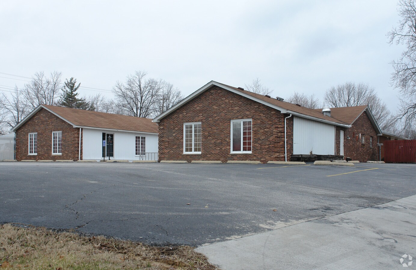 1 Pleasant Ln, Fairview Heights, IL 62208