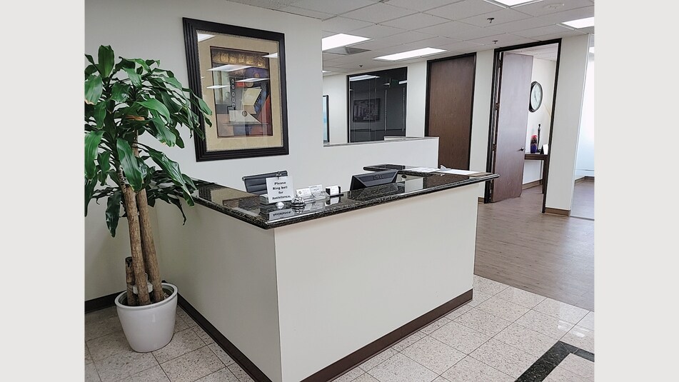 3250 Wilshire Blvd, Los Angeles, CA for lease - Interior Photo - Image 2 of 8