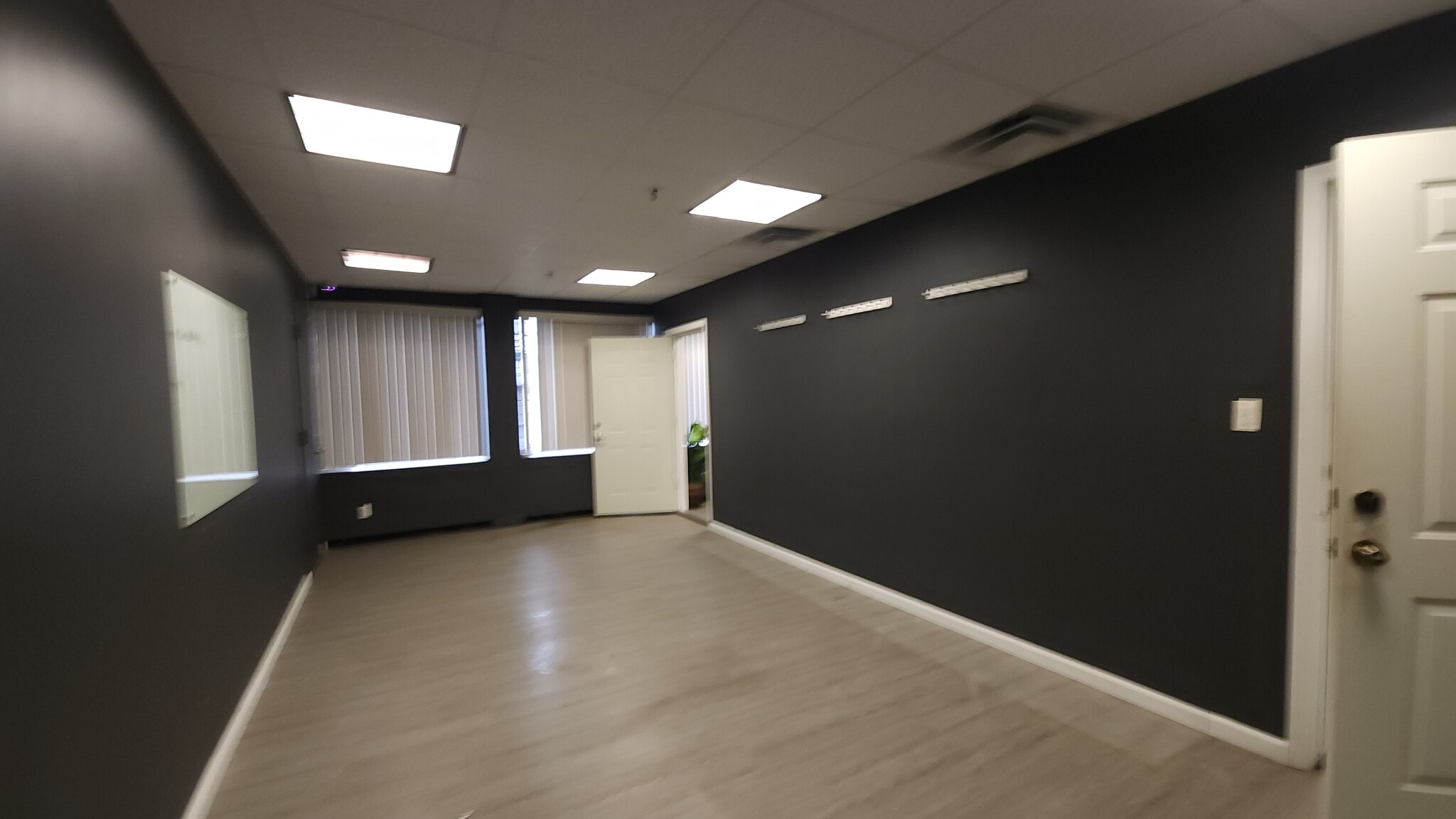 4939 Van Dam St, Long Island City, NY for lease Interior Photo- Image 1 of 3