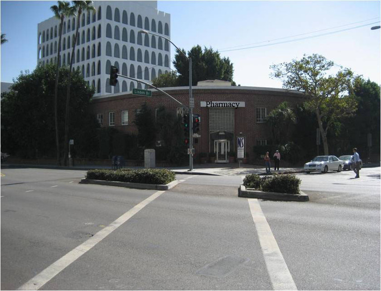 9730-9732 Wilshire Blvd, Beverly Hills, CA for lease - Building Photo - Image 3 of 44