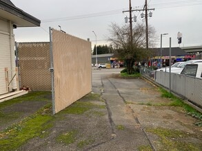 15404 Union Ave SW, Lakewood, WA for lease Building Photo- Image 2 of 7