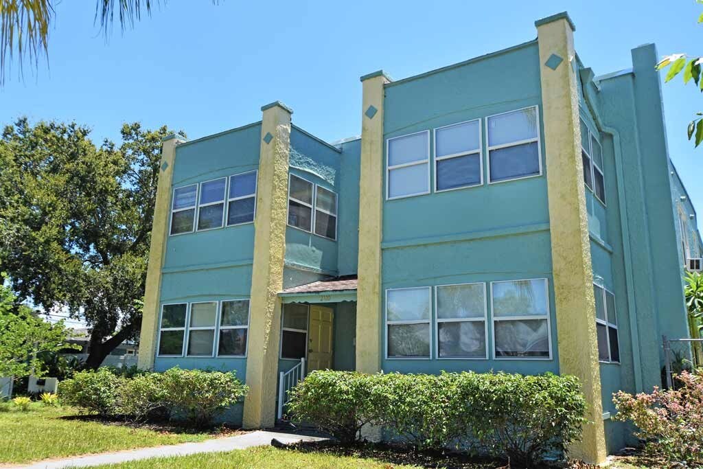 2420 Burlington Ave N, Saint Petersburg, FL, 33713 Apartments