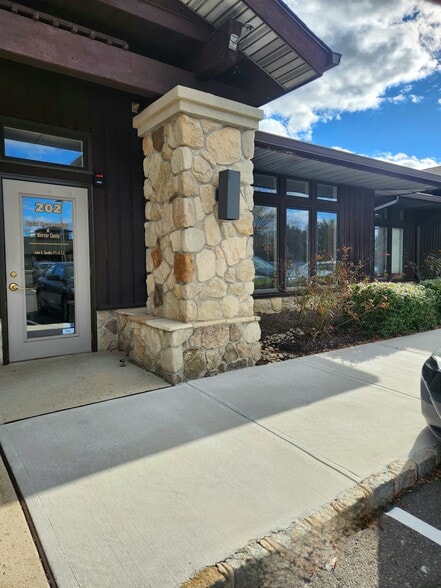 2273 Highway 33, Hamilton, NJ for sale - Building Photo - Image 1 of 1