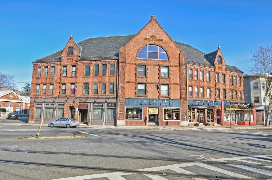 471477 High St, Medford, MA 02155