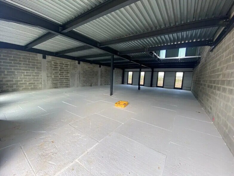 Office in Ifs for sale - Interior Photo - Image 2 of 6