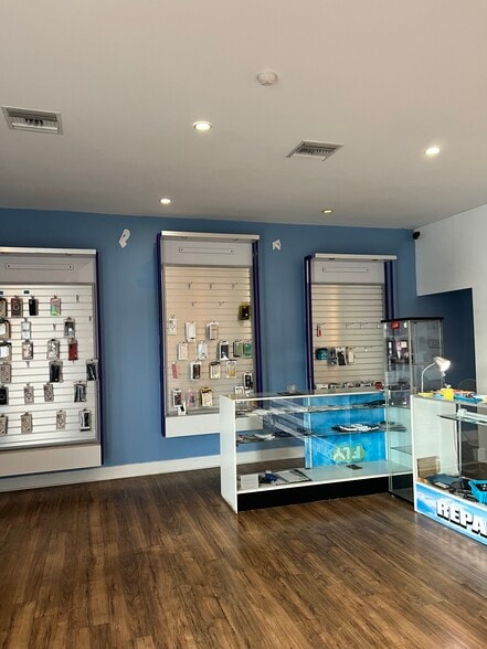 6327 S Orange Ave, Orlando, FL for lease - Interior Photo - Image 3 of 12