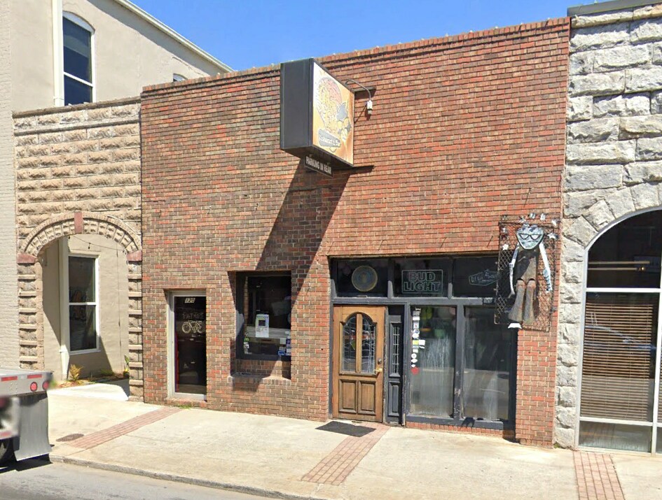 120 Newnan St, Carrollton, GA 30117