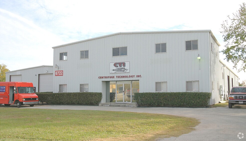 6722 Calle Lozano Dr, Houston, TX 77041