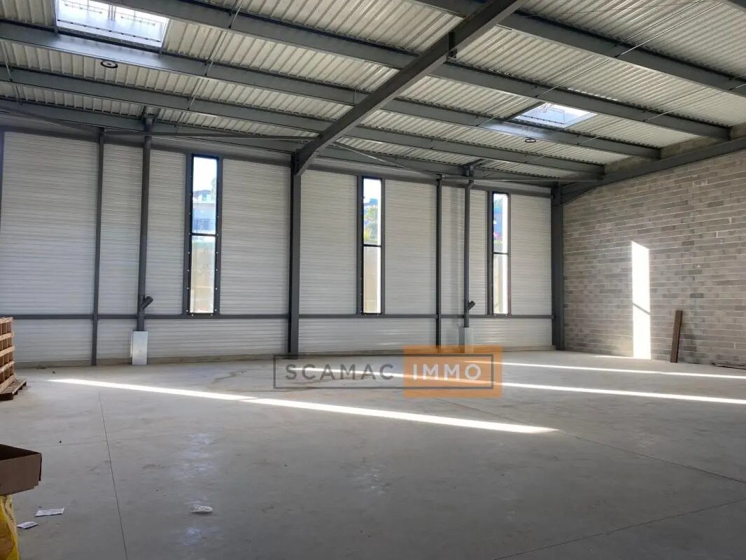 Industrial in La Seyne-sur-Mer for lease Interior Photo- Image 1 of 7