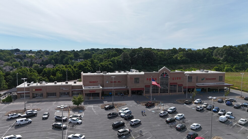 920 N State of Franklin Rd, Johnson City, TN for lease - Building Photo - Image 1 of 10