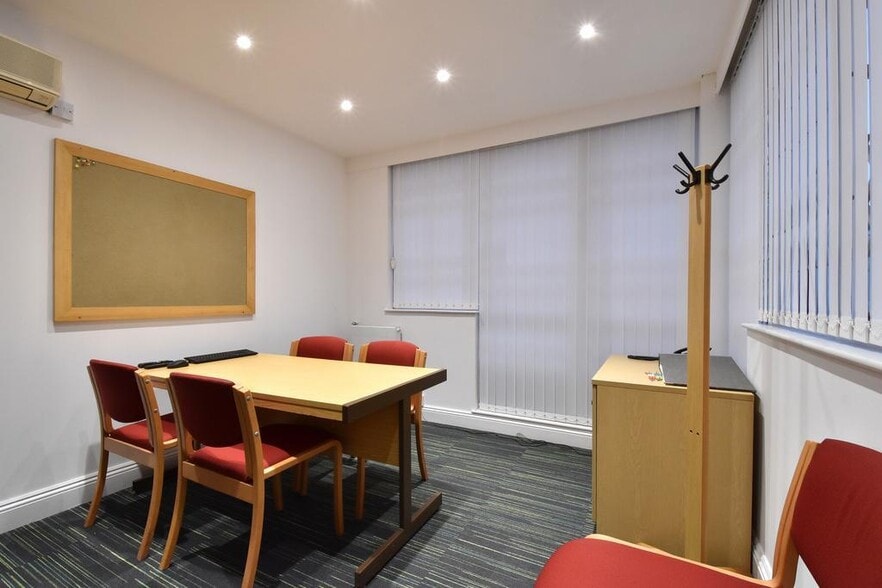 Unit 9 Metro Business Park, Kangley Bridge Road, London for sale - Building Photo - Image 2 of 10