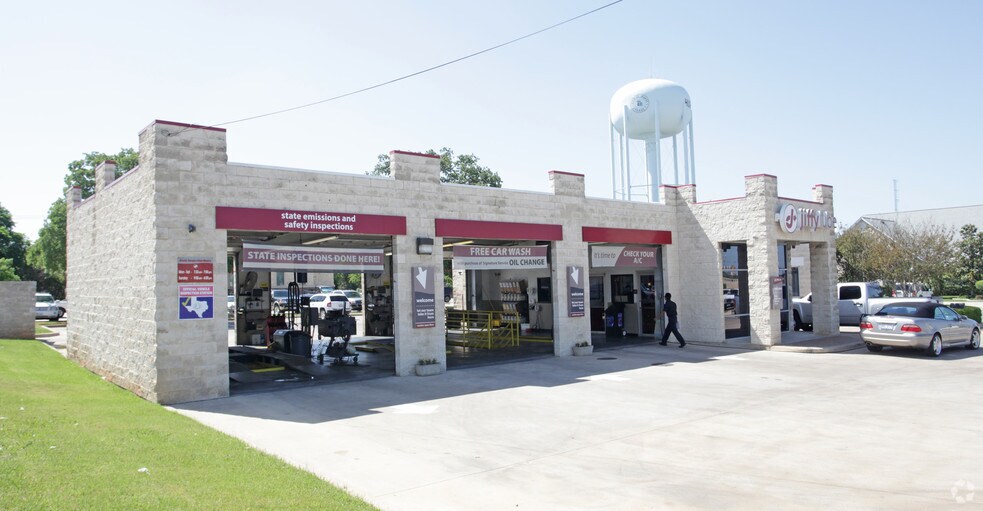 1841 Precinct Lane Rd, Hurst, TX for sale - Primary Photo - Image 2 of 2