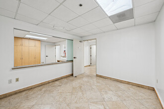 11645 Wilshire Blvd, Los Angeles, CA for lease Interior Photo- Image 2 of 7