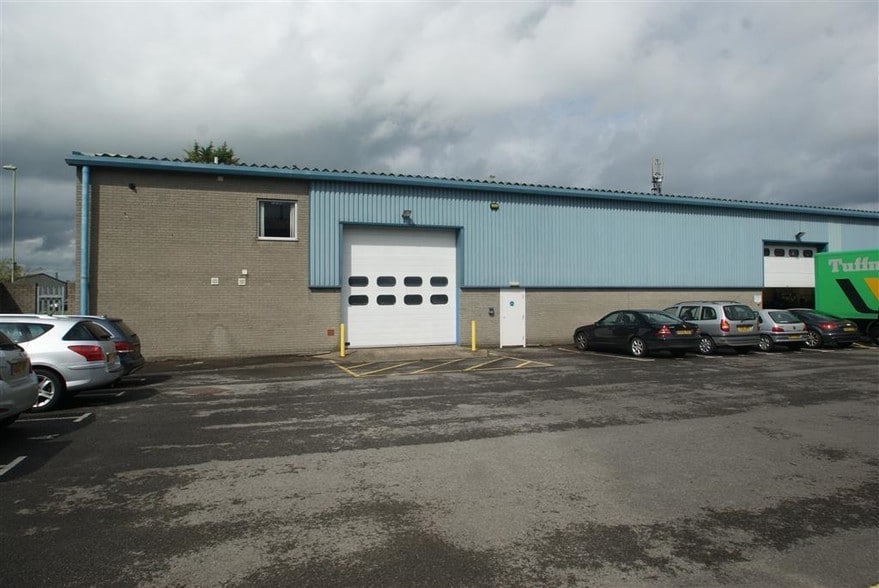 Rennie Gate, Andover for lease - Primary Photo - Image 2 of 3