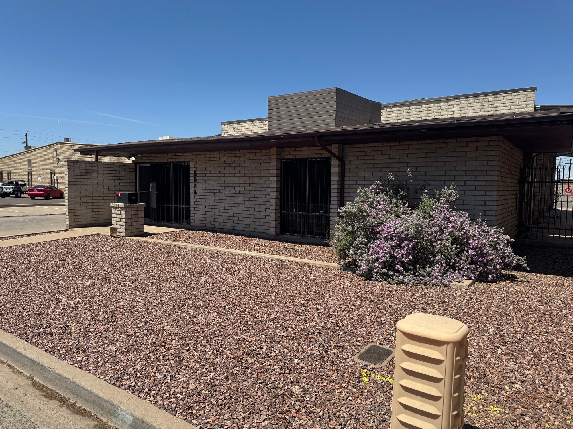 5624 N 54th Ave, Glendale, AZ for lease Building Photo- Image 1 of 12
