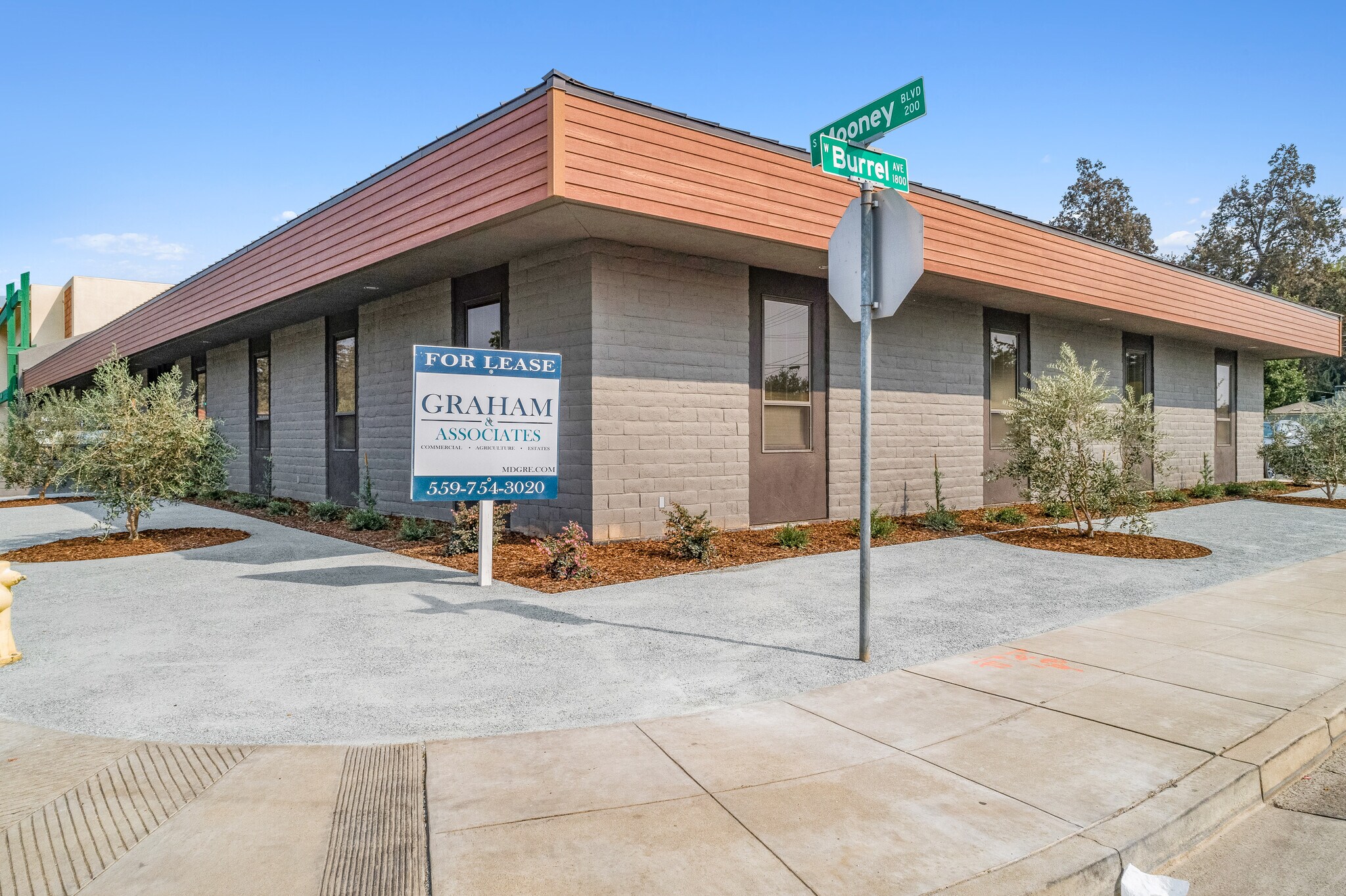 220 S Mooney Blvd, Visalia, CA 93291 Office for Lease