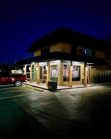 132 Niles Cortland Rd, Warren, OH for lease - Building Photo - Image 2 of 12