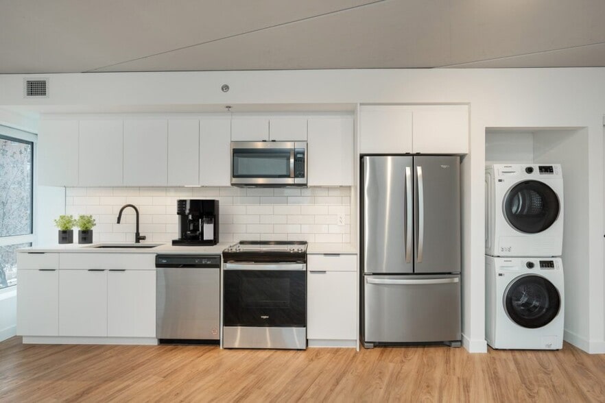 90 Alexander Av, Winnipeg, MB for lease - Building Photo - Image 3 of 10