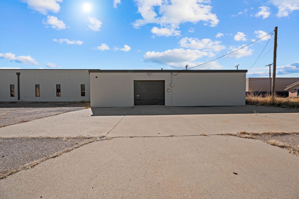 1109 Kemper St, Lubbock, TX for lease Building Photo- Image 1 of 17
