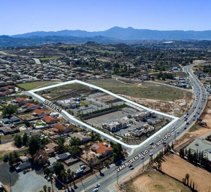 18233 Van Buren Blvd, Riverside, CA for lease Primary Photo- Image 1 of 4