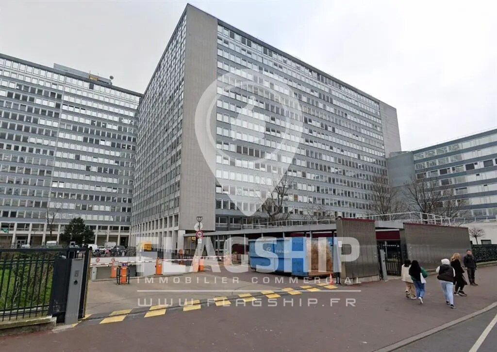Office in Clichy for sale Building Photo- Image 1 of 8