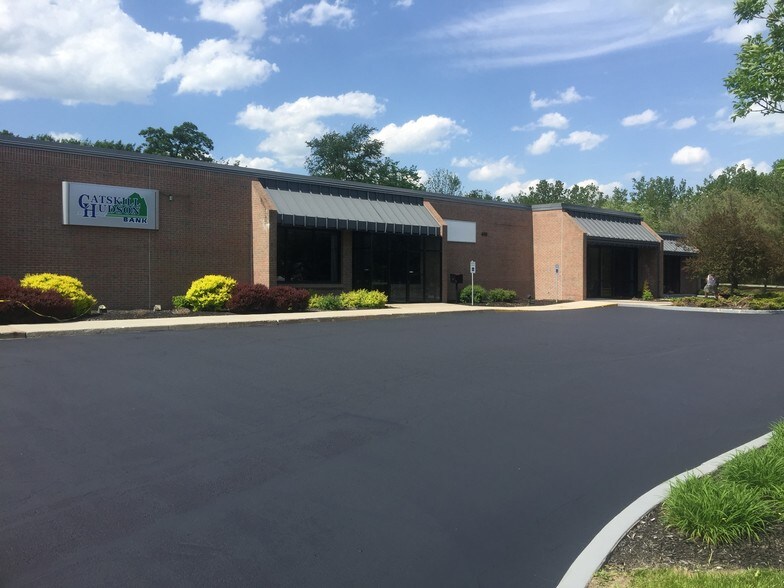 643 Route 211E, Middletown, NY for lease - Primary Photo - Image 1 of 30