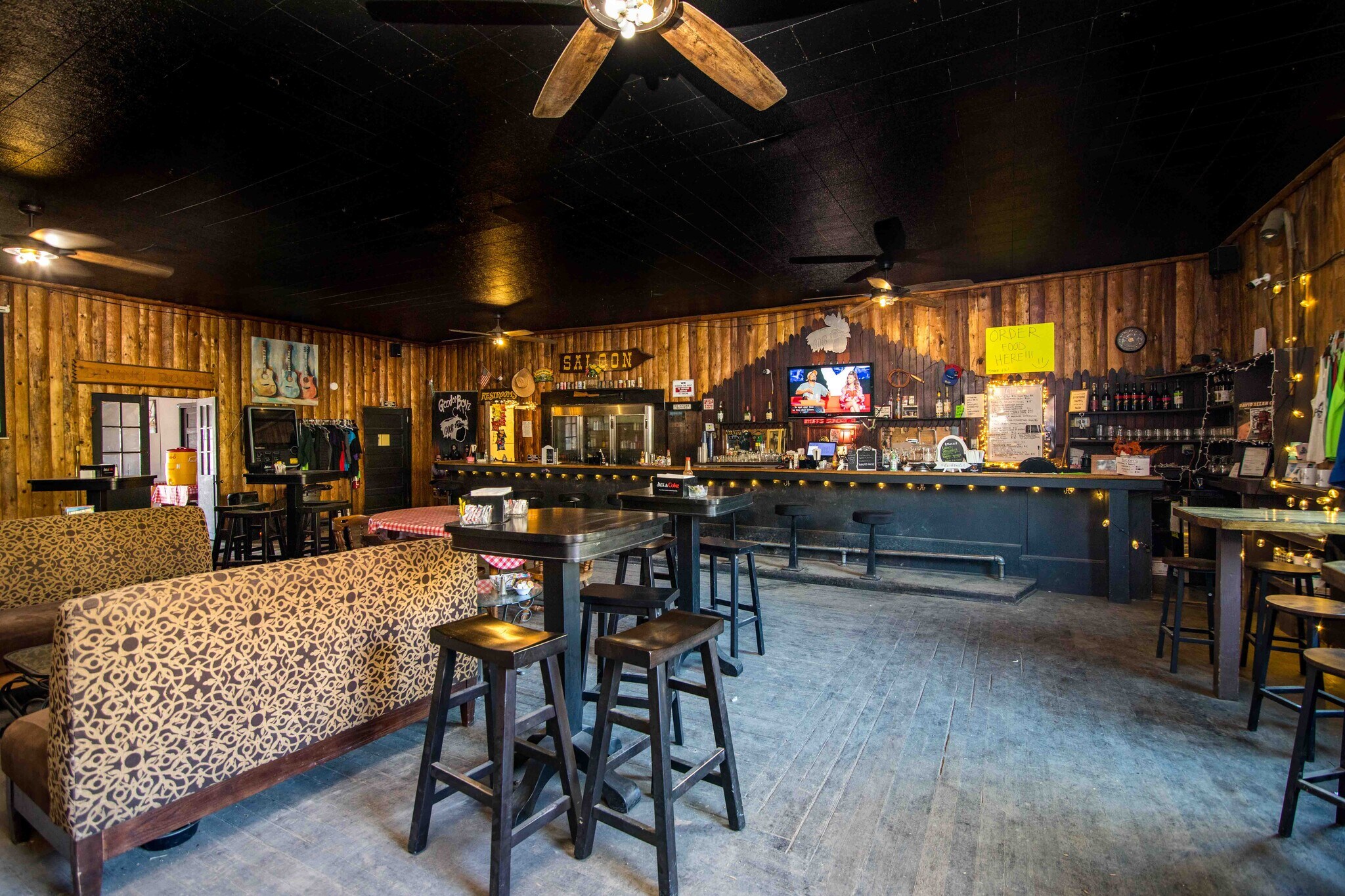 53783 N Highway 245, Miramonte, CA 93641 Pinehurst Lodge Bar and