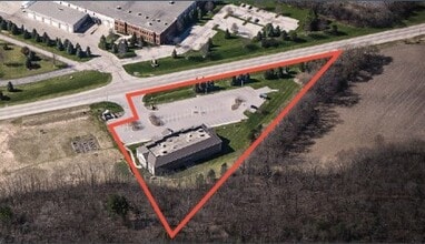 515 W North Shore Dr, Hartland, WI - AERIAL  map view