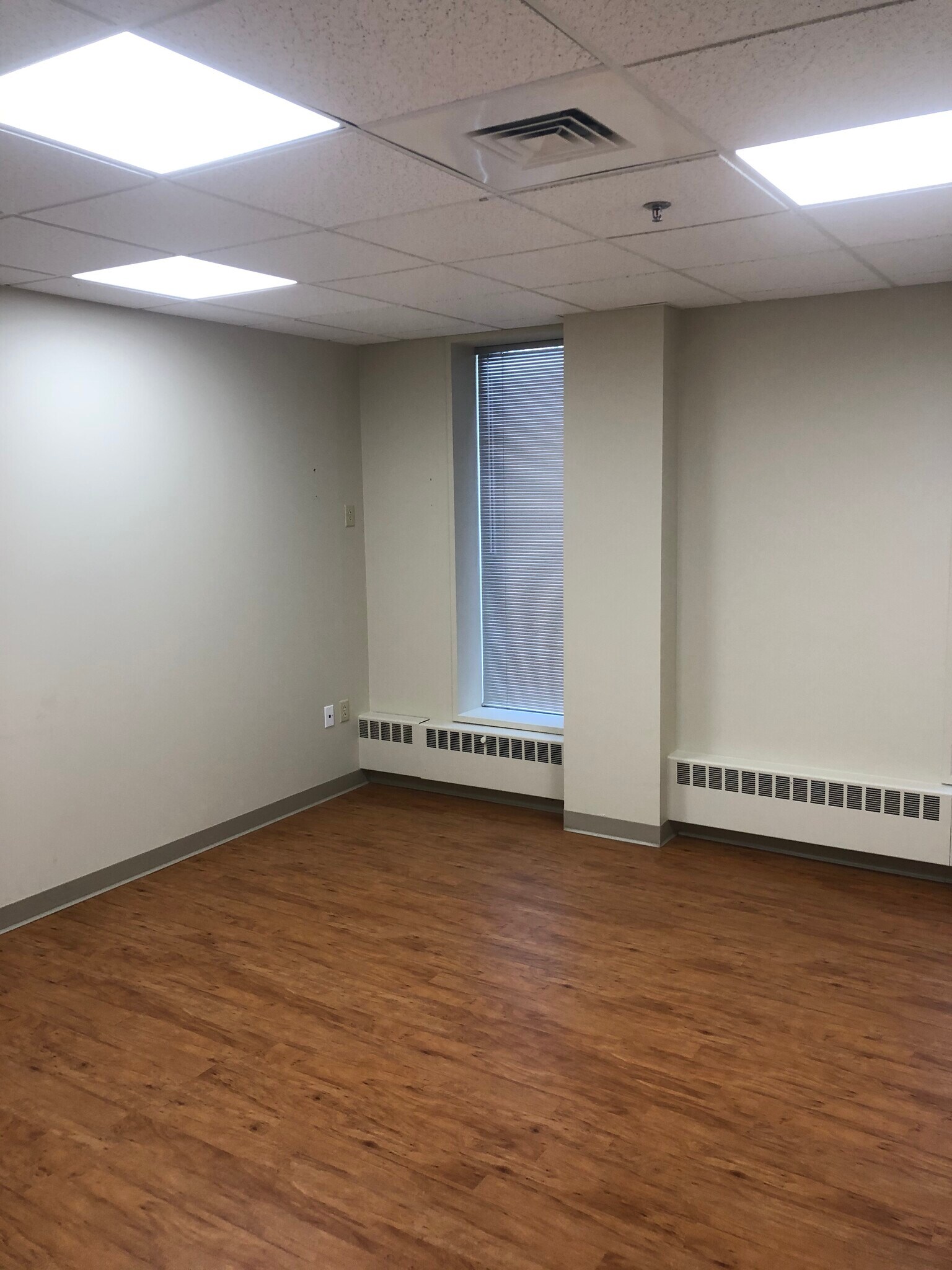 2200 Whitney Ave, Hamden, CT 06518 Spring Glen Medical Center