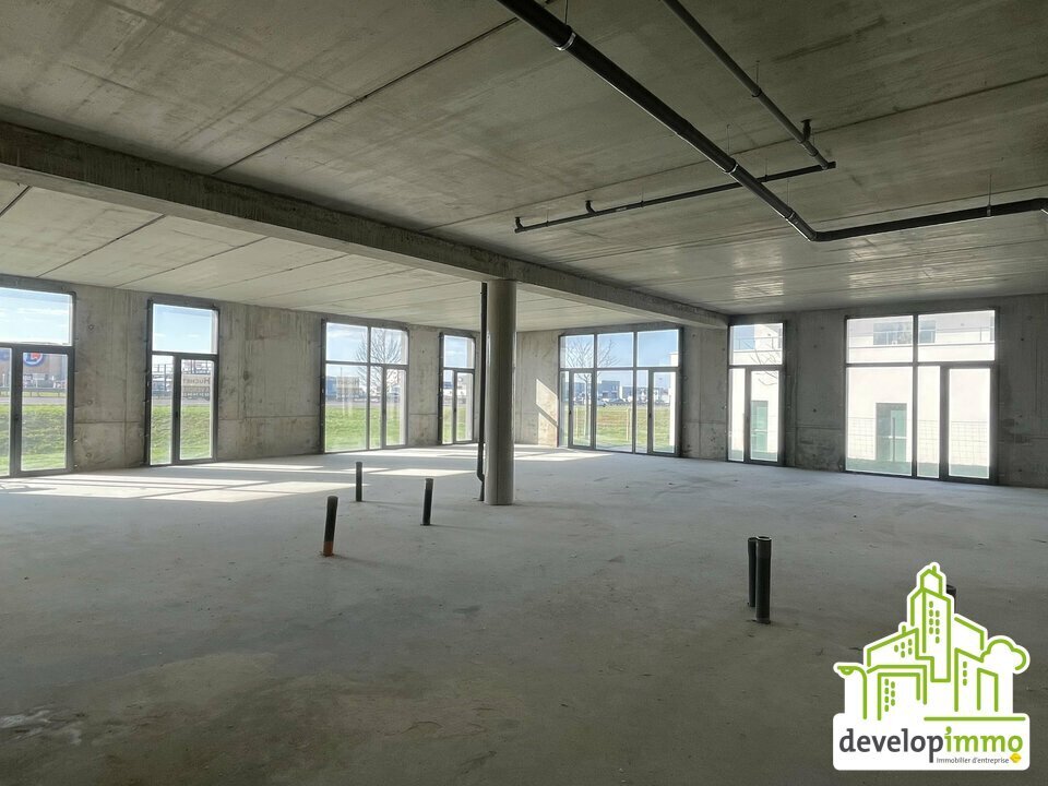 Office in Ifs for sale Interior Photo- Image 1 of 3