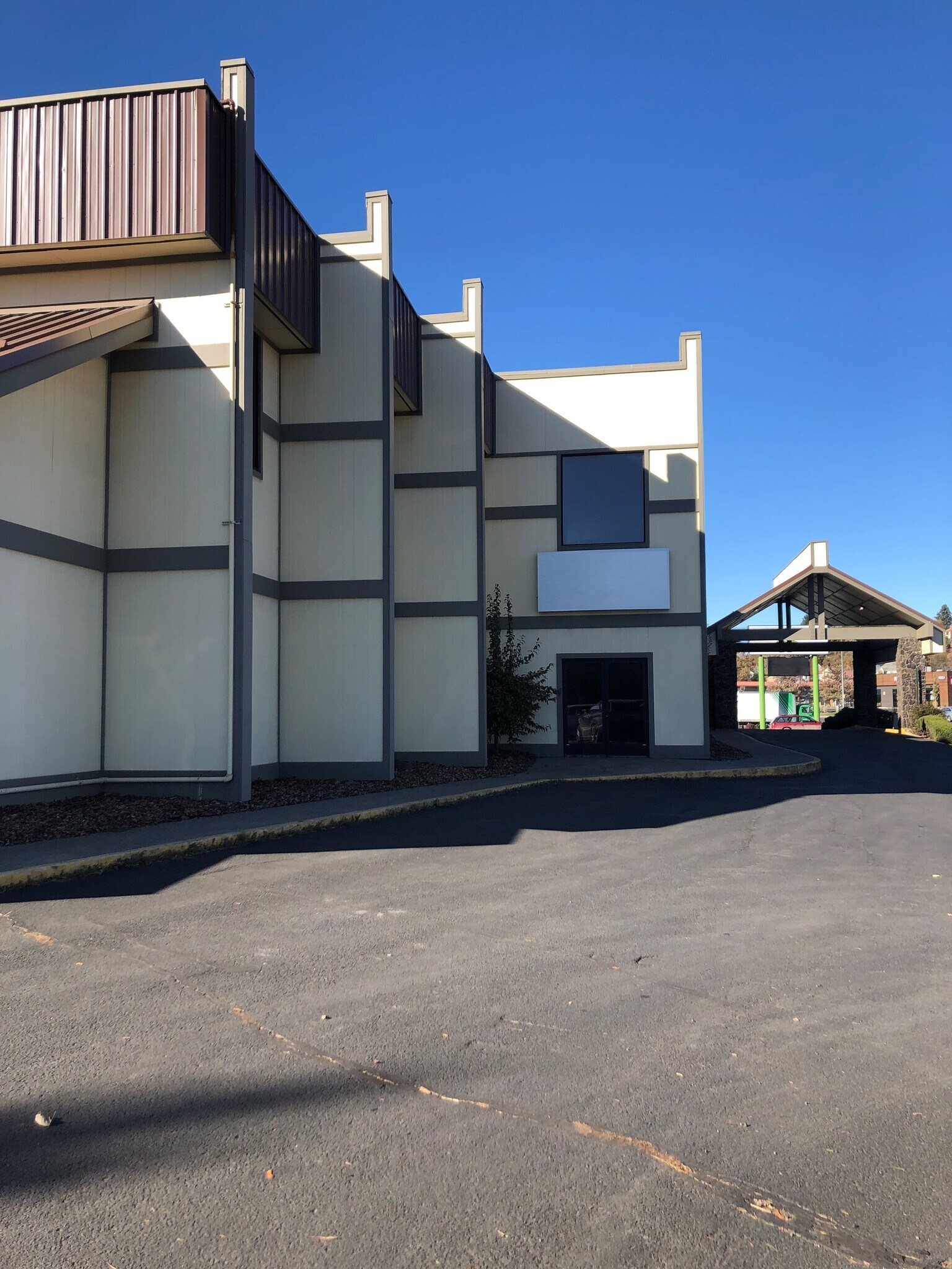 645 W Pullman Rd, Moscow, ID for sale Building Photo- Image 1 of 1