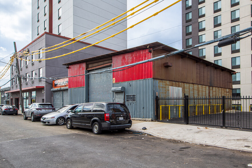 9715 Sutphin Blvd, Jamaica, NY for lease - Building Photo - Image 3 of 3