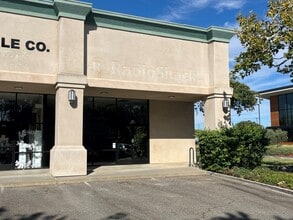 136 N Maag Ave, Oakdale, CA for lease Interior Photo- Image 2 of 11