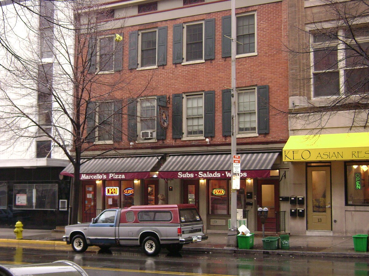 7 S St, York, PA 17401