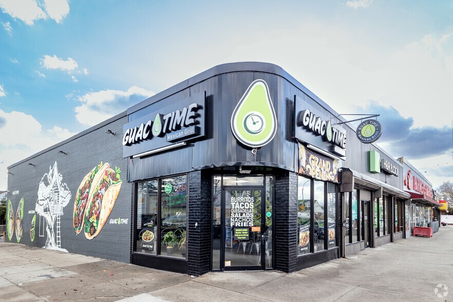 249-02-249-20 Hillside Ave, Bellerose, NY for lease - Building Photo - Image 2 of 9