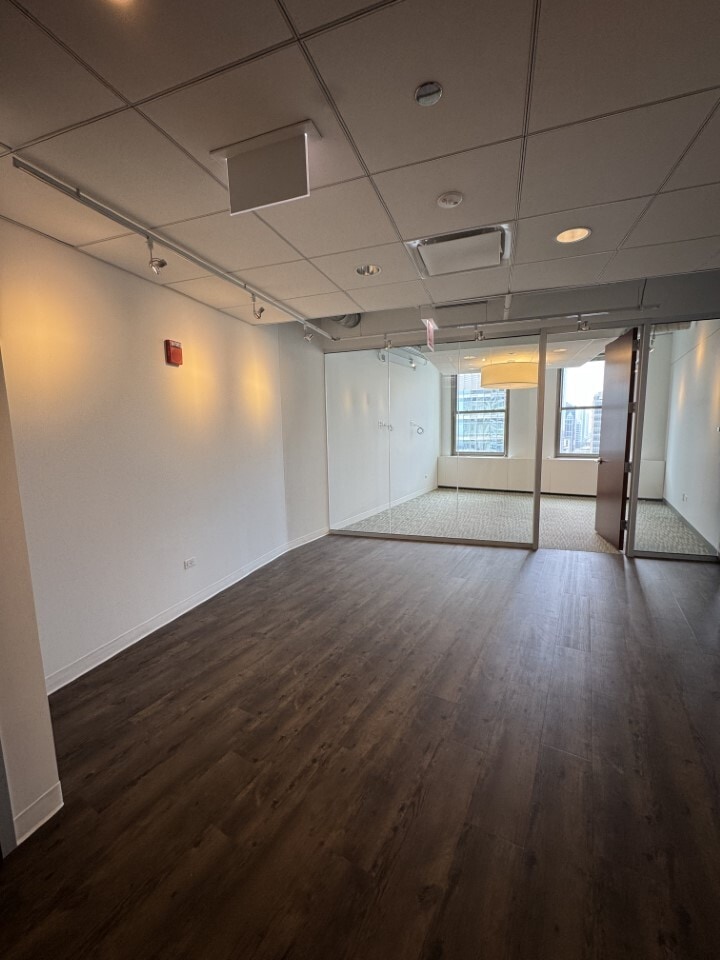 400 N Michigan Ave, Chicago, IL for lease Interior Photo- Image 1 of 5