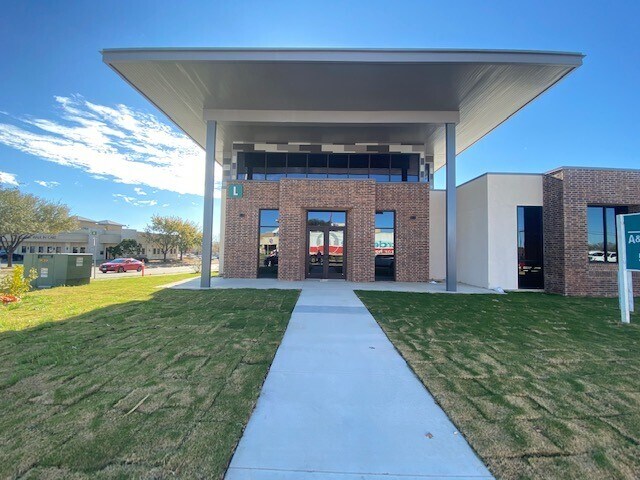 1310 Wonder World Dr, San Marcos, TX for lease - Building Photo - Image 1 of 7